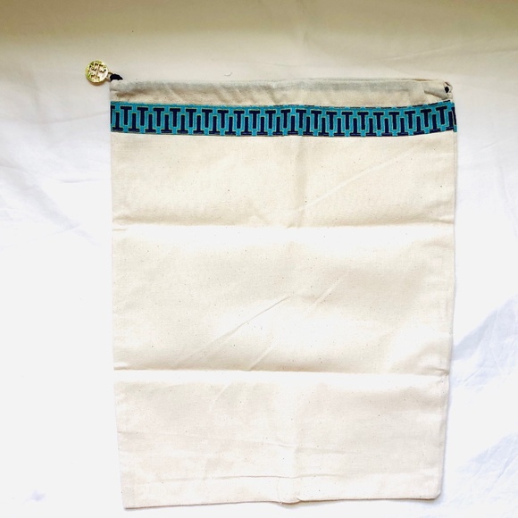 NEW Tory Burch Cotton Drawstring Dust Bag Gold Logo Charm Pouch 15" x 12" M - Picture 2 of 4